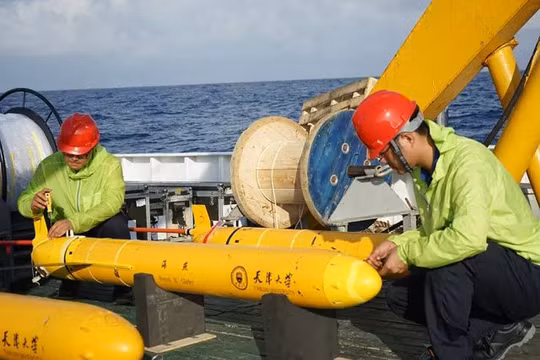 Tàu lượn không người lái ngoài mục đích nghiên cứu khảo sát biển,còn được sử dụng như phương tiện tuần tra và vũ khí chiến đấu trên biển