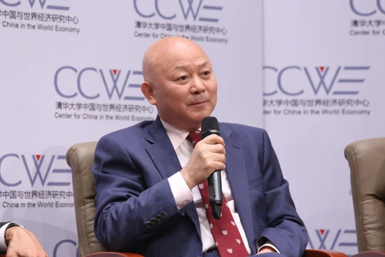 Giáo sư Chu Thành Hổ: Mỹ không chỉ đánh chiến tranh thương mại, mà đã bắt đầu đánh chiến tranh công nghệ cao và chiến tranh tài chính với Trung Quốc. Trong tương lai sẽ là chiến tranh mạng, chiến tranh tranh giành không gian và cuộc đối đầu về địa chính t