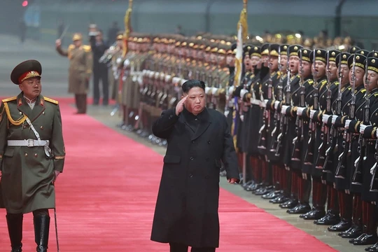 Nhà lãnh đạo Triều Tiên Kim Jong-un trở về Bình Nhưỡng sau cuộc gặp gỡ thượng đỉnh Hà Nội. Dư luận quốc tế rất quan tâm liệu Triều Tiên có tiếp tục chương trình phi hạt nhân hóa không?