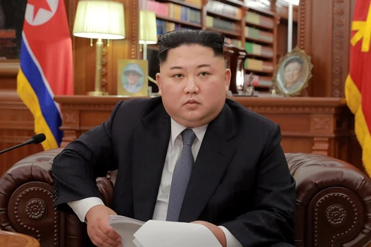 Nhà lãnh đạo Kim Jong Un đã chuyển đường lối chiến lược từ ưu tiên quân đội sang phát triển kinh tế.