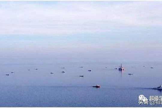 Các tàu công vụ Việt Nam và Trung Quốc trên vùng biển gần Tư Chính. (Ảnh: Sohu)