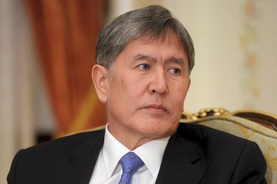 Ngày 8/8, cựu Tổng thống Kyrgyzstan Atambayev đã đầu hàng lực lượng đặc biệt, chấp nhận chịu sự xét xử của pháp luật 