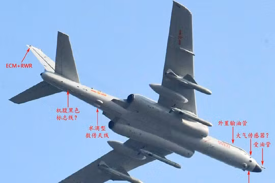 Hình ảnh về chiếc H-6N, mẫu cải tiến mới nhất của loại máy bay ném bom chiến lược H-6 được lan truyền trên mạng. Ảnh: Đa Chiều