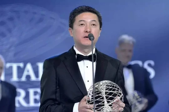 Việc nhà vật lý tài năng Trương Thủ Thịnh nhảy lầu tự sát gây nên nhiều tranh cãi, đồn đoán khác nhau...