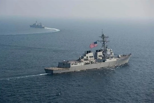 Mỹ bất ngờ đưa hai tàu chiến vào eo biển Đài Loan sau khi quân đội Trung Quốc tăng cường hoạt động quanh Đài Loan. 