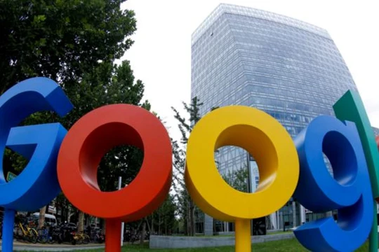 Google sẽ chuyển việc sản xuất smartphone Pixel ra khỏi Trung Quốc để tránh thuế. Ảnh: trụ sở văn phòng công ty Google tại Bắc Kinh (Ảnh: Reuter) 