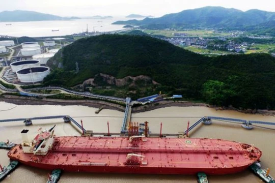 Việc Trung Quốc tiếp tục nhập khẩu dầu thô Iran bất chấp lệnh cấm của Mỹ có thể sẽ gây ảnh hưởng đến cuộc gặp gỡ giữa ông Donald Trump và ông Tập Cận Bình 