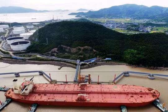 Việc Trung Quốc tiếp tục nhập khẩu dầu thô Iran bất chấp lệnh cấm của Mỹ có thể sẽ gây ảnh hưởng đến cuộc gặp gỡ giữa ông Donald Trump và ông Tập Cận Bình 