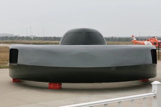 Sự xuất hiện của chiếc Siêu cá Mập trắng đã trở thành tiêu điểm chú ý và gây sốt trên truyền thông quốc tế .