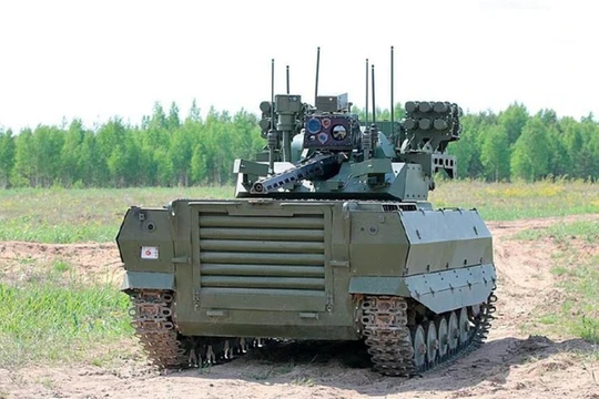 Trong tương lai, robot chiến đấu sẽ thay thế dần người lính trên chiến trường. Ảnh: Robot chiến đấu của Nga đang được thử nghiệm.