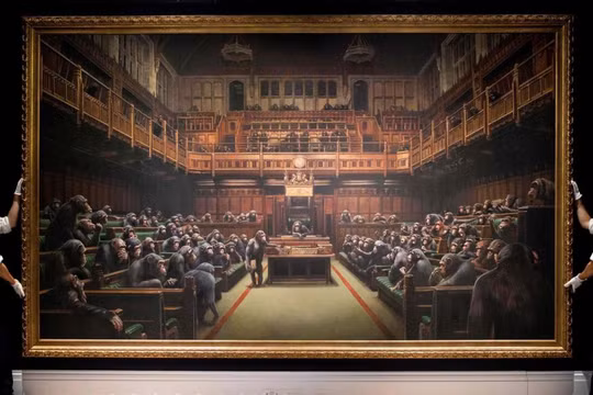 Tác phẩm “Devolved Parliament” của họa sỹ bí ẩn Banksy được bán với giá 9,8 triệu Bảng (29 tỷ VND)