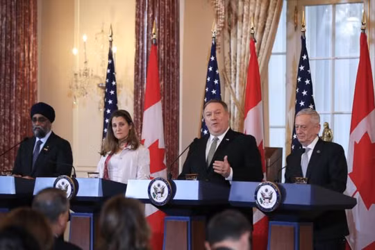 Ngoại trưởng Mỹ Mike Pompeo và Ngoại trưởng Canada Chrystia Freeland nói rằng: Trung Quốc bắt giữ trái phép 2 công dân Canada là hành vi không thể chấp nhận.