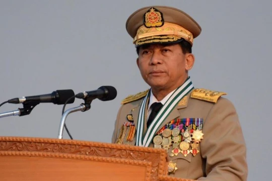 Thống tướng Min Aung Hlaing - Tổng tư lệnh quân đội Myanmar vừa bị Facebook xóa trang facebook cá nhân