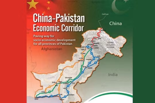 Hành lang kinh tế được xem là trung tâm của mối quan hệ Trung Quốc - Pakistan có chiều dài khoảng 3.000 km từ Kashgar tới Gwadar. Chi phí xây dựng tổng thể khoảng 62 tỷ USD đang bị chính phủ mới của Thủ tướng Imran Khan xem xét lại.