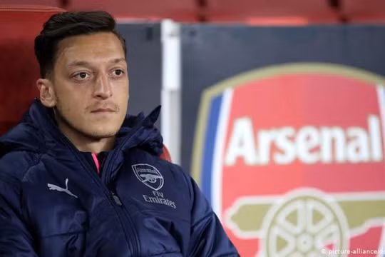 Mesut Ozil, cầu thủ đang gây nên cơn bão trên mạng ở Trung Quốc do bài thơ về vấn đề người Duy Ngô Nhĩ.