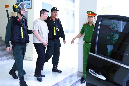 Vì sao chồng ca sĩ Đoàn Di Băng bị bắt?