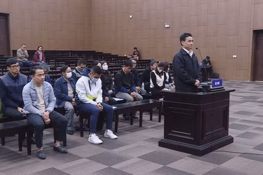 Cựu phó giám đốc sở khai chuyển lại tiền nhận hối lộ cho giám đốc doanh nghiệp đóng thuế