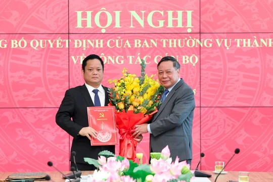 Phó chủ nhiệm Văn phòng Quốc hội làm Phó trưởng Ban Tuyên giáo và Dân vận Thành ủy Hà Nội