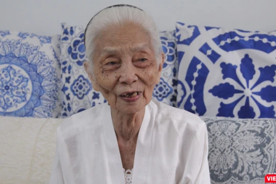 Clip: Nữ quân y 93 tuổi tham gia lễ duyệt binh đầu tiên kể lại kỷ niệm đặc biệt được gặp Bác Hồ