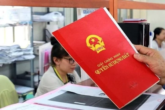 Hà Nội yêu cầu dừng nộp hồ sơ giấy liên quan thủ tục sổ đỏ