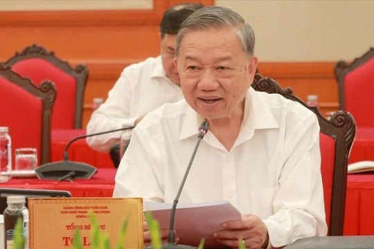 Tổng bí thư Tô Lâm nhấn mạnh giảm tối đa số trẻ bị bỏ rơi mới là nhiệm vụ ưu tiên mang tính nhân văn. 