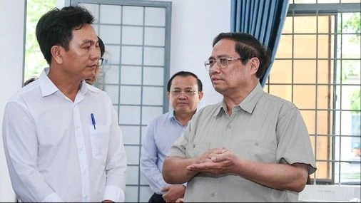 Thủ tướng: Tuyệt đối tránh tình trạng cán bộ "hách dịch", người dân phải "nhờ vả"