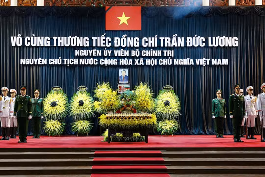 Lễ viếng nguyên Chủ tịch nước Trần Đức Lương chính thức bắt đầu từ 7h sáng 24/5. Ảnh: Vietnamnet.