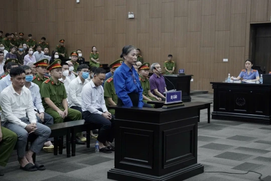 Cựu Bí thư Vĩnh Phúc khai dùng tiền hối lộ để làm từ thiện, hỗ trợ người nghèo và cấp dưới mắc bệnh