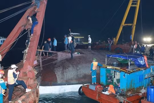 Công ty bảo hiểm nói gì về mức chi trả sau vụ lật tàu trên vịnh Hạ Long khiến 35 người tử vong?