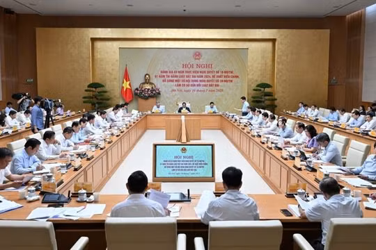 Thủ tướng chủ trì hội nghị sửa đổi chính sách đất đai, chỉ rõ một số bất cập