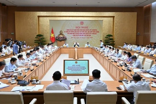 Thủ tướng chủ trì hội nghị sửa đổi chính sách đất đai, chỉ rõ một số bất cập