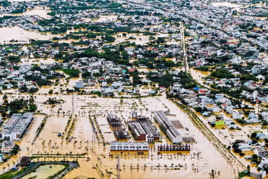 Hình ảnh xót xa ở miền Trung – Tây Nguyên vì lũ lụt lịch sử