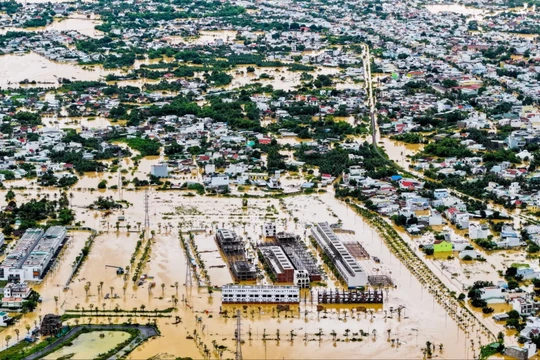 Hình ảnh xót xa ở miền Trung – Tây Nguyên vì lũ lụt lịch sử