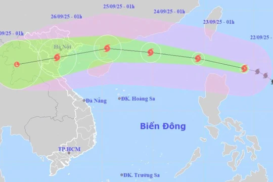 Siêu bão Ragasa mạnh cấp 17 sắp vào biển Đông, Thủ tướng yêu cầu không chủ quan, lơ là