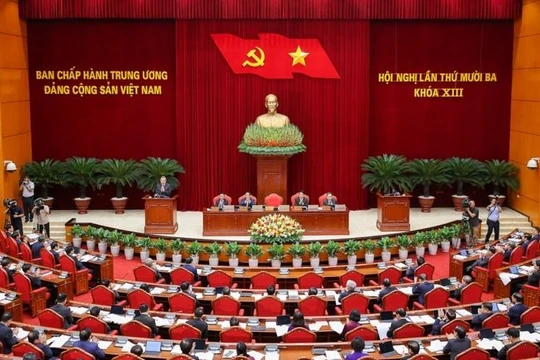 Khai mạc Hội nghị Trung ương 13, giới thiệu nhân sự khóa mới