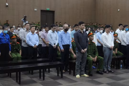 Phó TGĐ Phúc Sơn khai học lớp 6, sở hữu 7 sổ tiết kiệm, 33 cây vàng, 6 sổ đỏ