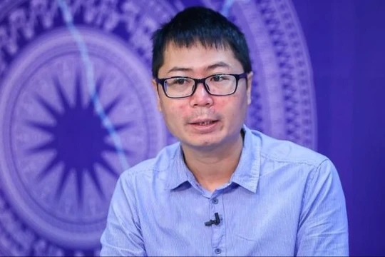 Ứng dụng thời tiết tải nhiều giữa bão số 3, chuyên gia đề xuất đưa cảnh báo vào VNeID