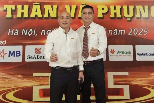 Hai nhà báo ra mắt ca khúc “Đại đoàn kết toàn dân”