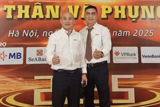 Hai nhà báo ra mắt ca khúc “Đại đoàn kết toàn dân”