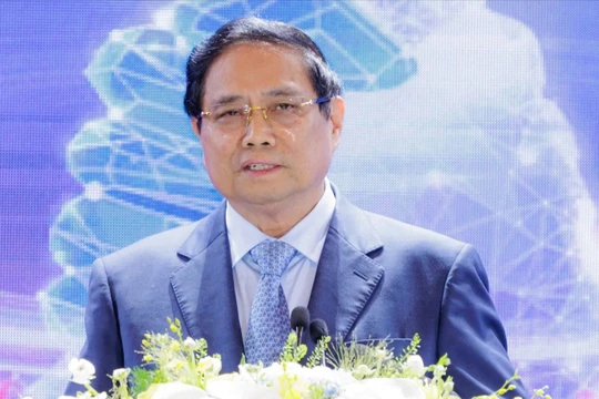 Thủ tướng: Kinh tế tư nhân cần “3 tiên phong, 2 lớn mạnh”