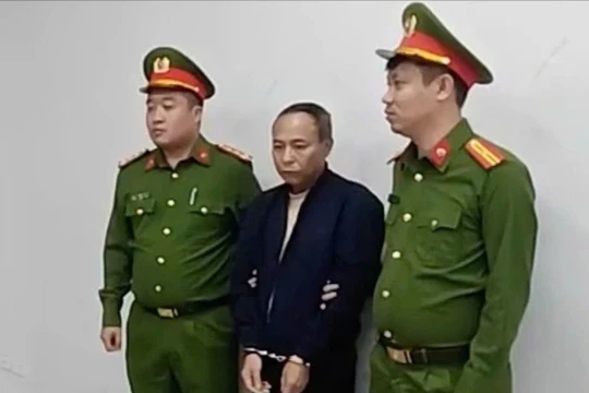 Vụ "chạy" bệnh án tâm thần: Công an thu giữ loạt sổ đỏ, bắt cựu Phó viện trưởng pháp y tâm thần TW