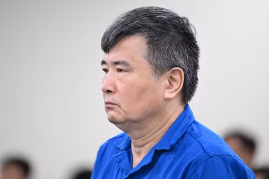 Cựu Phó Vụ trưởng Nguyễn Lộc An khai: Doanh nhân kiếm 30 tỷ/tháng từng xòe tập sổ đỏ, đòi tặng nhà