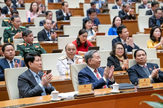 Những quyết sách quan trọng được Quốc hội thông qua tại kỳ họp bất thường lần 9