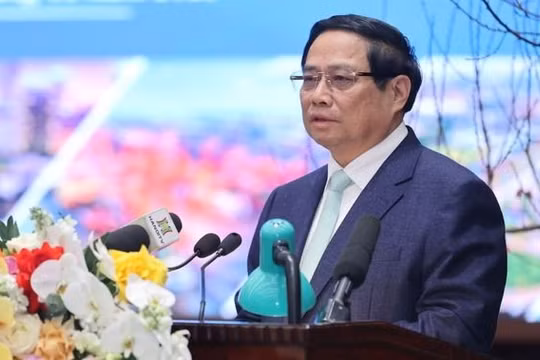 Thủ tướng chỉ đạo cấp bách xử lý ô nhiễm không khí, làm sống lại các dòng sông chết