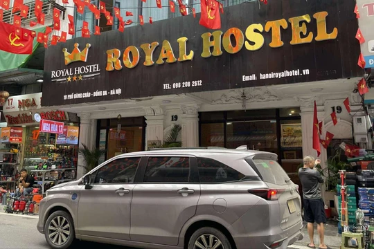 Vụ nữ du khách bị hủy phòng dù đã thanh toán: Khách sạn Royal Hostel lộ hàng loạt sai phạm
