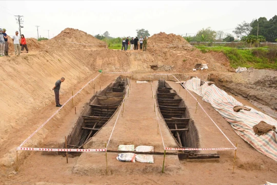 Thuyền cổ hai thân độc nhất vô nhị gần thành Luy Lâu, có thể từ thời Lý