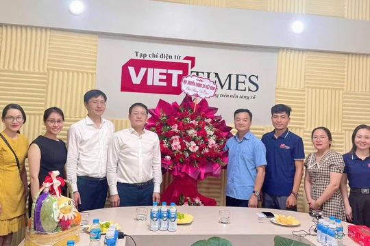 Lãnh đạo Hội truyền thông số Việt Nam thăm, chúc mừng Tạp chí điện tử VietTimes