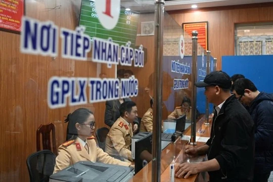 Cục CSGT lý giải việc VNeID chưa hiển thị giấy phép lái xe, hướng dẫn cập nhật thông tin