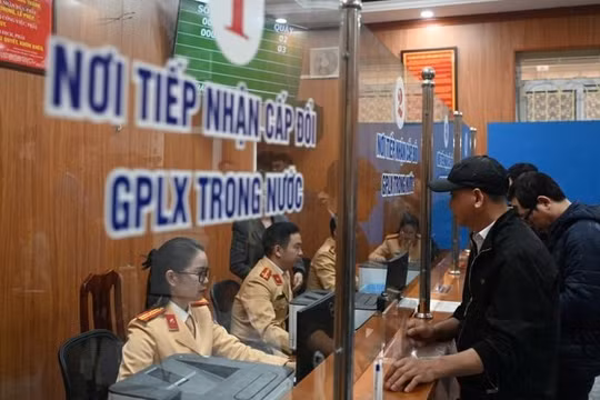 Cục CSGT lý giải việc VNeID chưa hiển thị giấy phép lái xe, hướng dẫn cập nhật thông tin