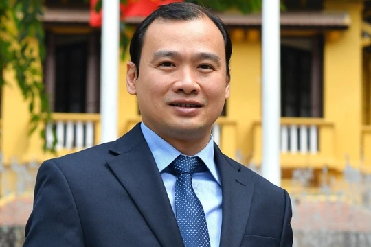 Thủ tướng bổ nhiệm 5 thứ trưởng tại 2 bộ